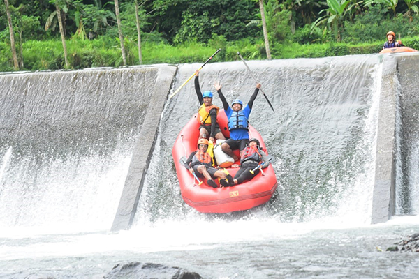 Rafting Seru di Telaga Waja Karangasem Bali