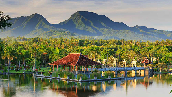 Thumbnail for Paket Tour Lempuyang – Tirta Gangga – Taman Ujung (1 Hari)